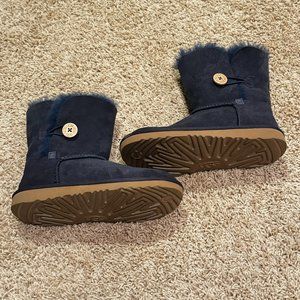 UGG Bailey Button II Girls Size 3